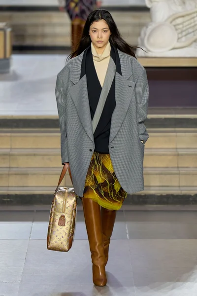 Look 30